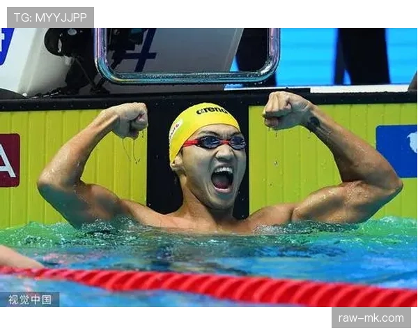 刚看到徐嘉余的消费清单，泳镜比我手机还贵，我这心态崩了